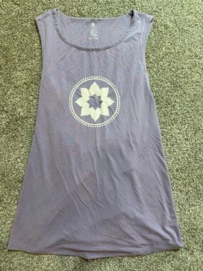 Women's Lavender Graphic Tank Top with Cream Medallion